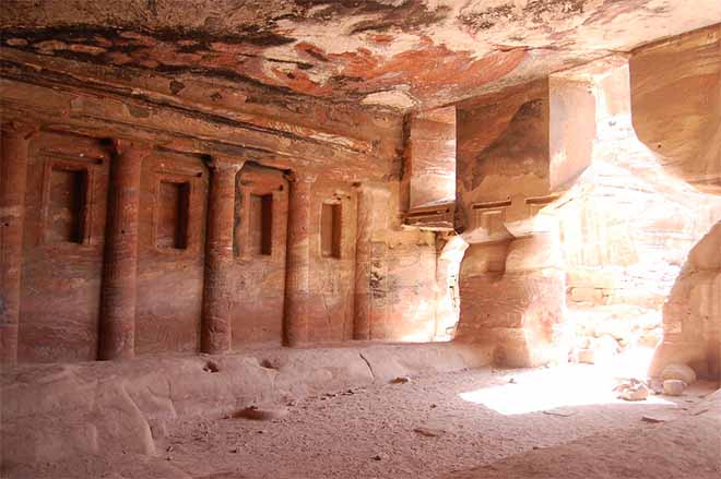 Petra tomb