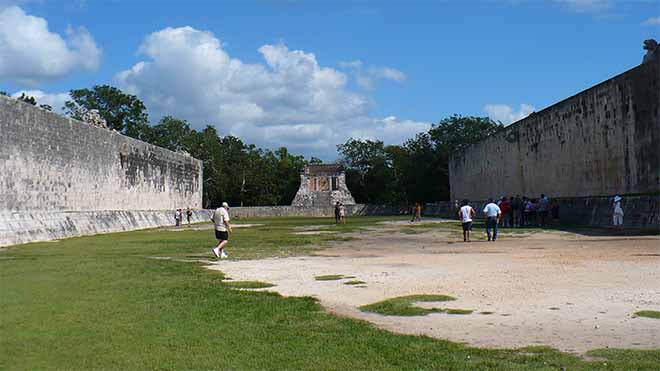 Chichen Itza ball game courtyard